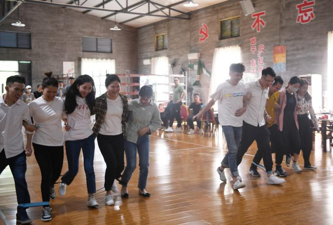 海南高速路股份公司主题活动“五人六足”