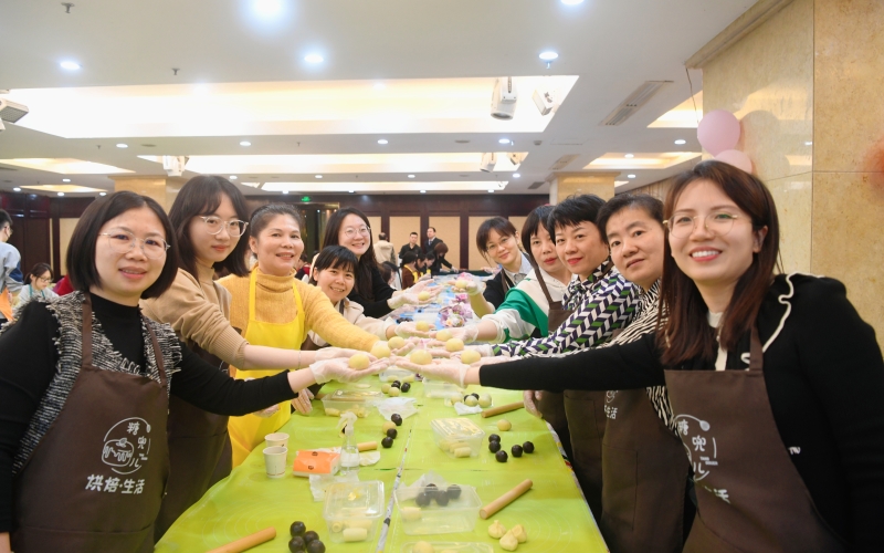 “三八”妇女节∣愿你外表柔情似水 内心坚如磐石！