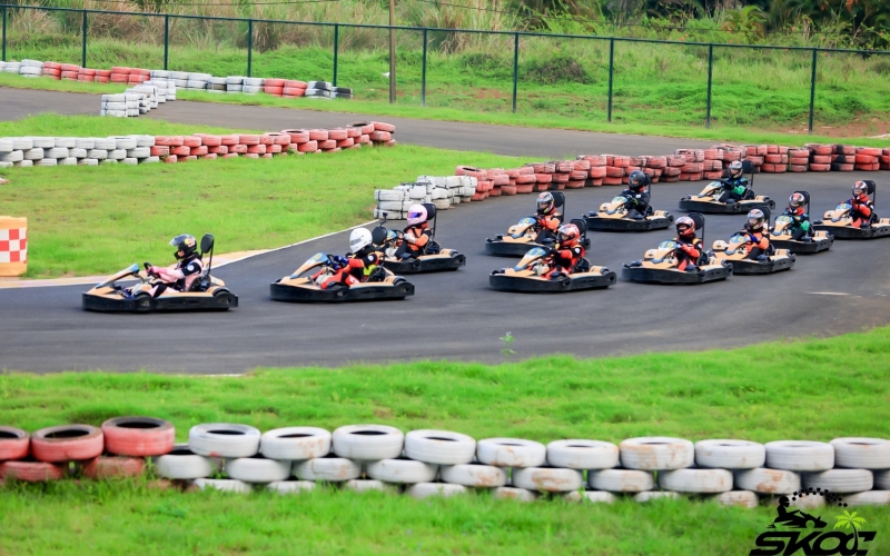 首届南中国卡丁车公开挑战赛在海南国际卡丁车场举办