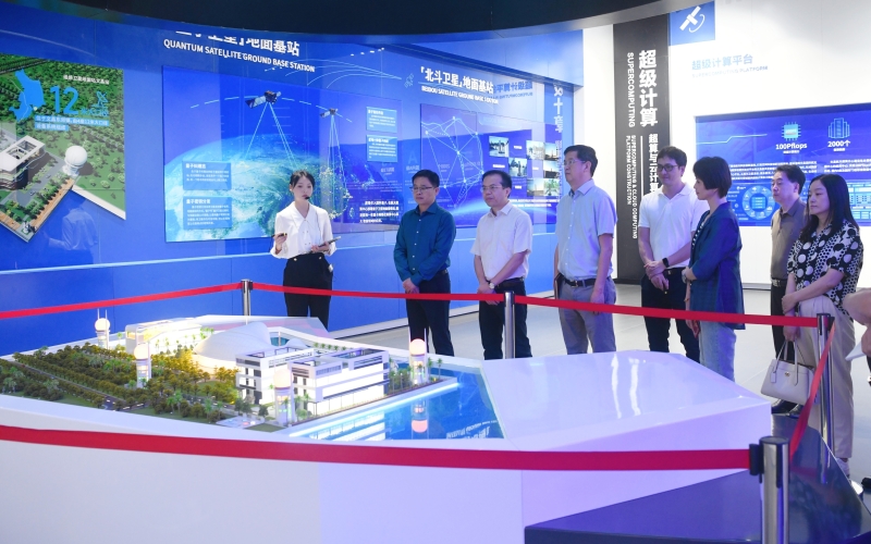 陈泰锋一行赴文昌航天超算中心考察交流