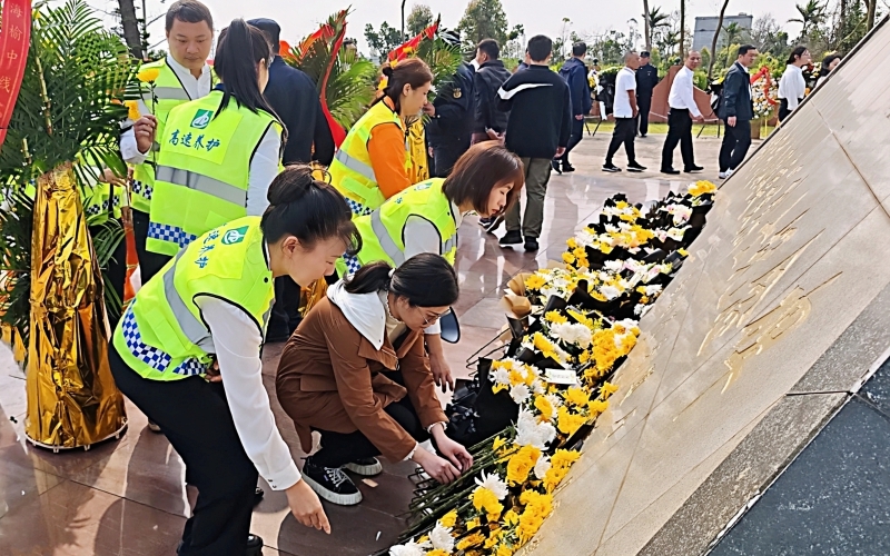 海南高速养护公司海口分公司开展“清明缅怀先烈·传承筑路精神”主题活动