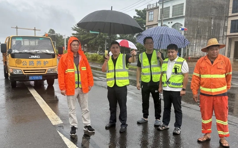 疾风劲雨见真章——海南高速养护公司全力抗击台风“韦帕”