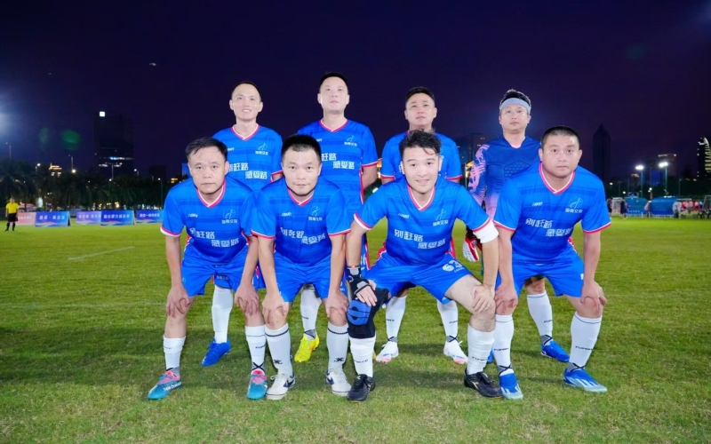 鏖战绿茵展锋芒 海南高速足球队强势挺进“环岛杯”八强