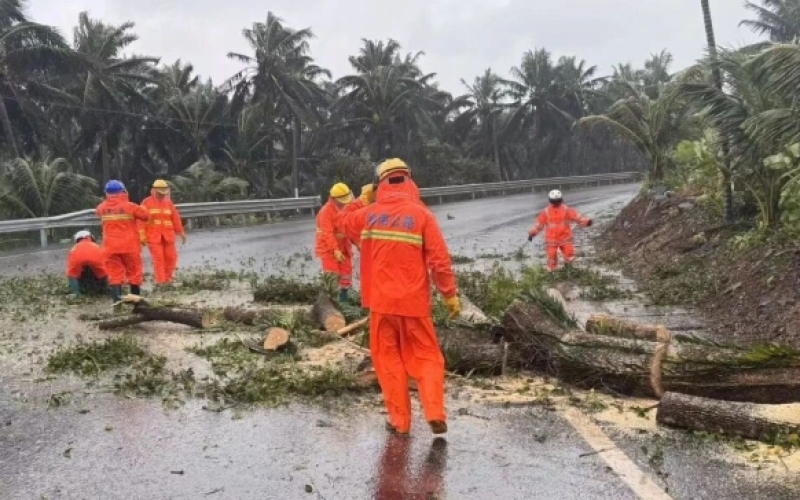 昼夜奋战保畅通 海南高速养护全力以“复”