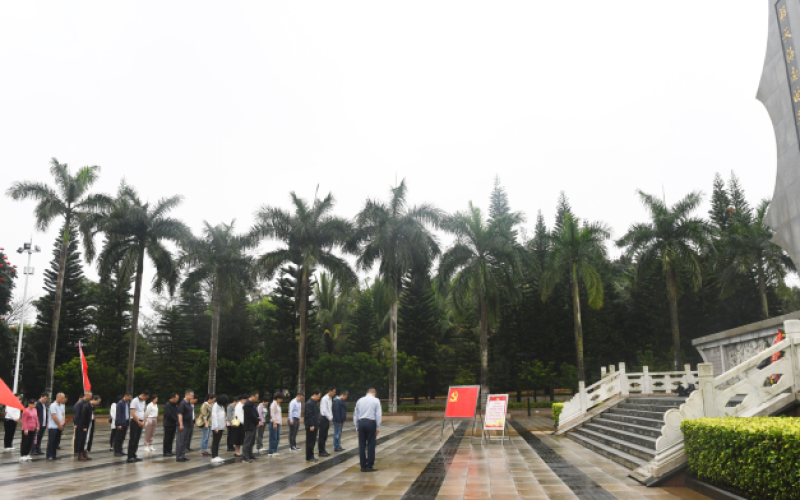 弘扬革命精神，助推共建共融 海南高速职能部门第二、第四党支部联合开展主题党日暨党建带团建活动
